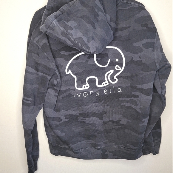 Ivory Ella pullover black camo hoodie, size Small S - Picture 2 of 3